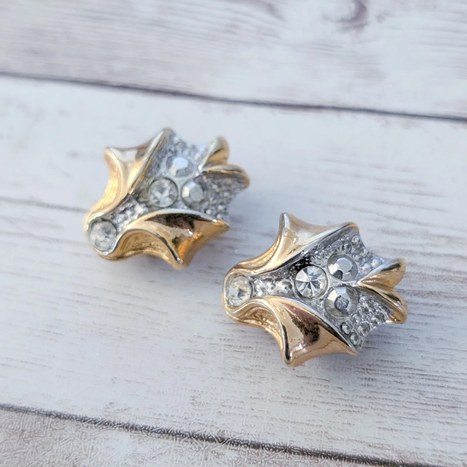 Vintage Two Sisters Clip On Earrings Gold Tone/Silver Tone - Image 3