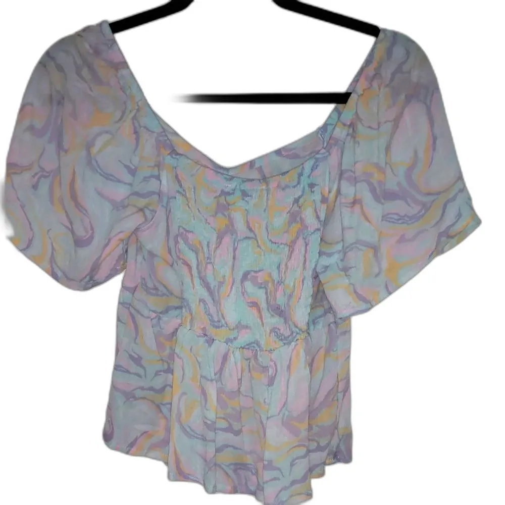 Hippie Rose NWT Cropped top size medium.     LTOP227 - Image 3