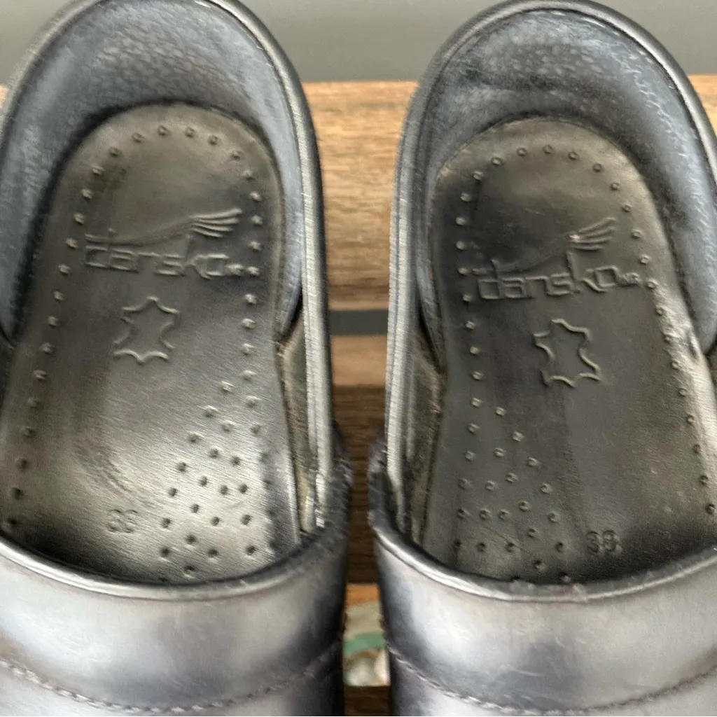 Dansko Clogs size 38/US 7.5-8 A30 - Image 6