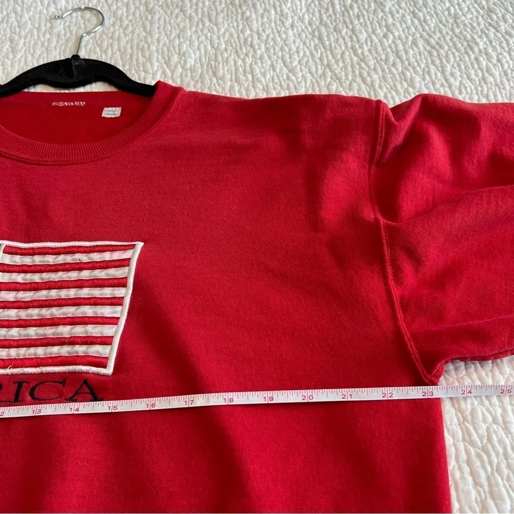 ✨ Vintage Red American Flag Embroidered Crewneck Sweatshirt Medium - Image 10
