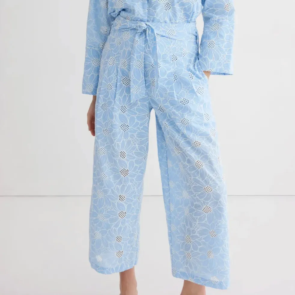 CeCe Blue White Eyelet Pants Size 4 Ankle Wide Leg Belted Cotton Vacation $119 - Image 2