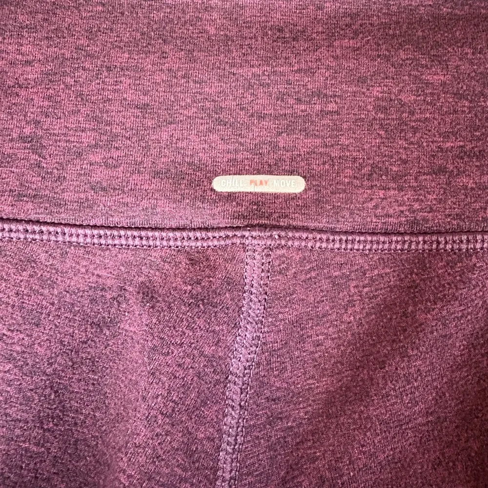 Woman’s Aerie Maroon Active Leggings With Side Pockets M - Image 6