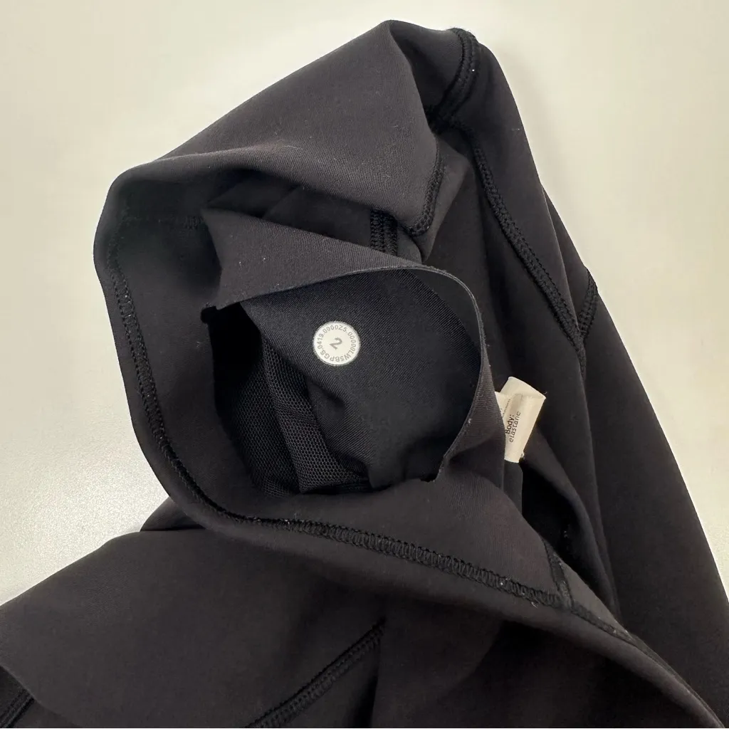 Lululemon In Movement Tights 25” - Image 8