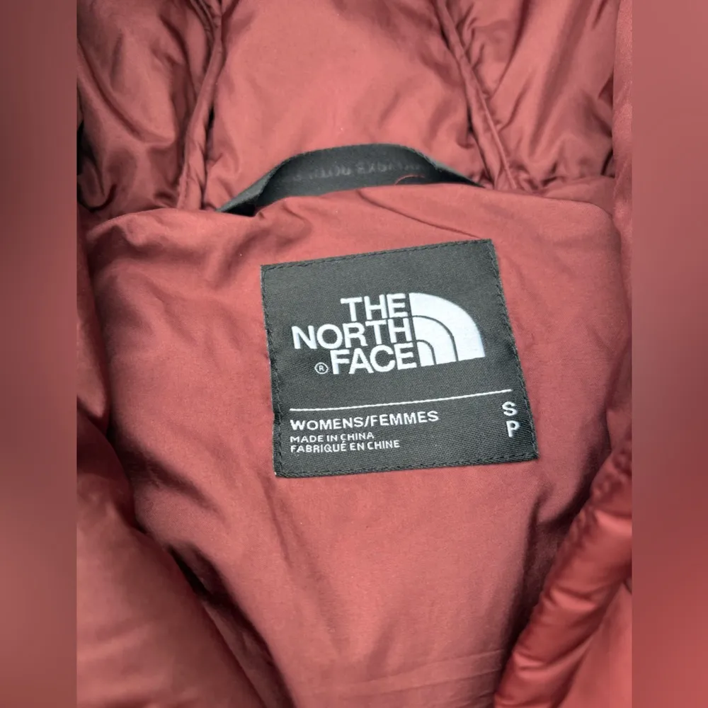 The North Face Harway Hybrid Puffer Jacket in Maroon & Gray Women’s Size Small - Image 3
