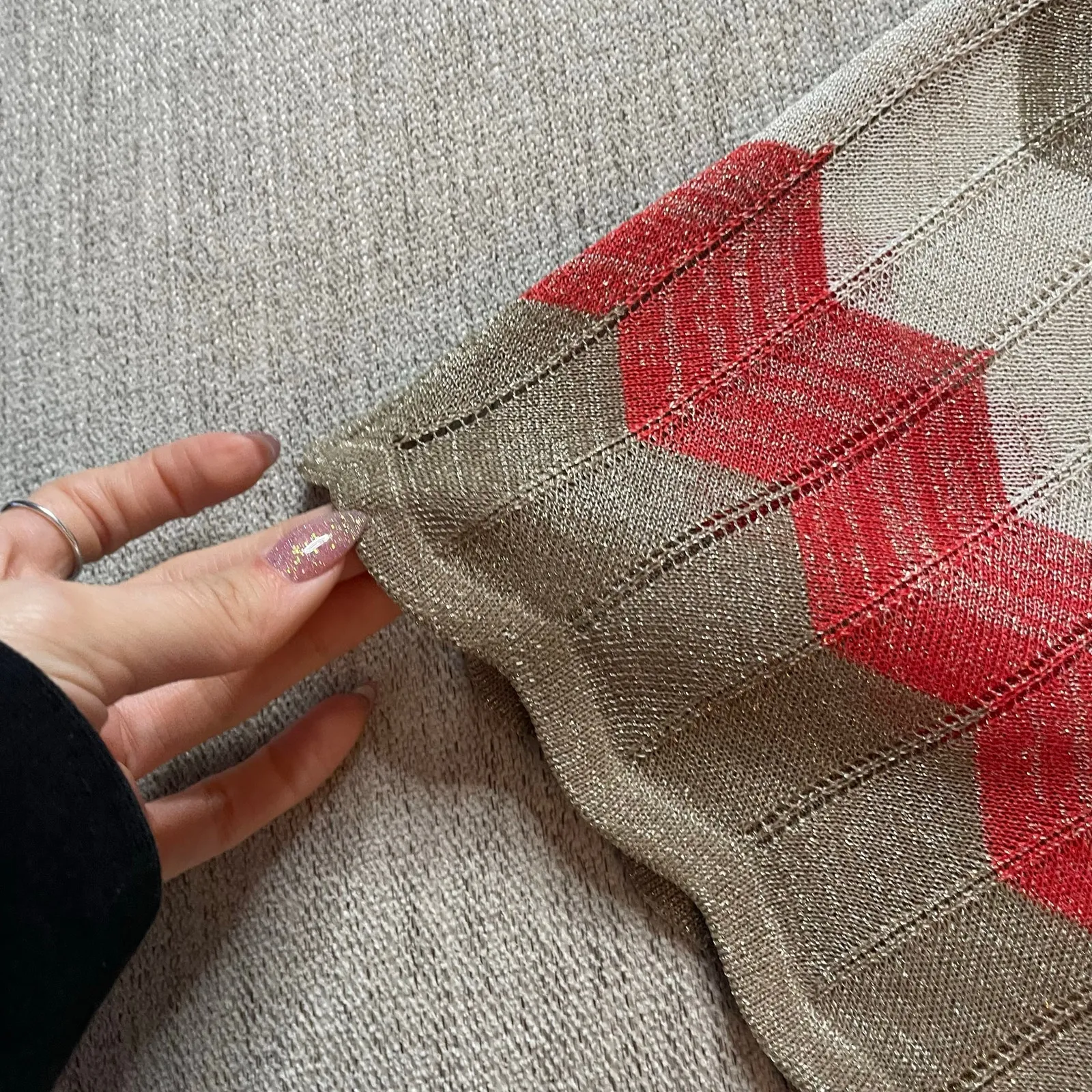 BEBE Chevron Striped Knit Sweater Skirt Tan Pink NWT XXS Midi Scallop‎ Hem - Image 4