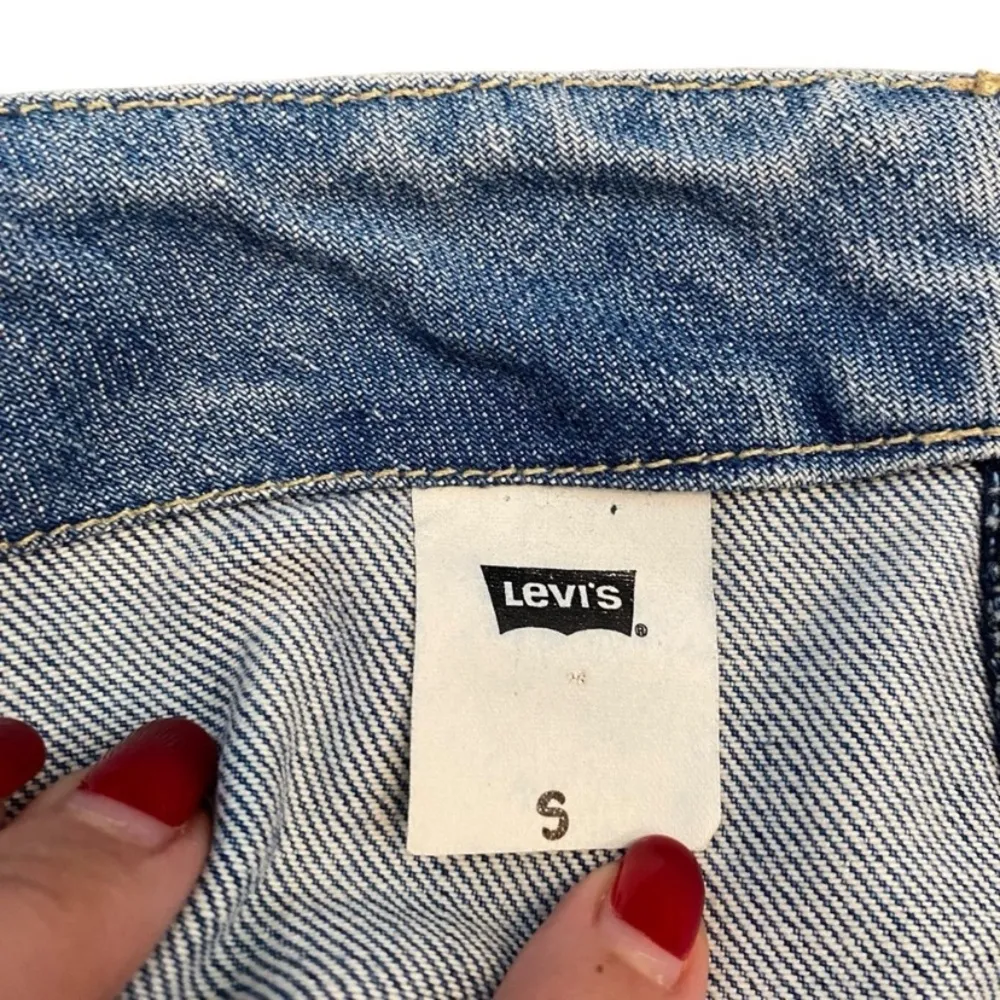 Levi’s Denim Mini Skirt Blue Wash Size Small - Image 8