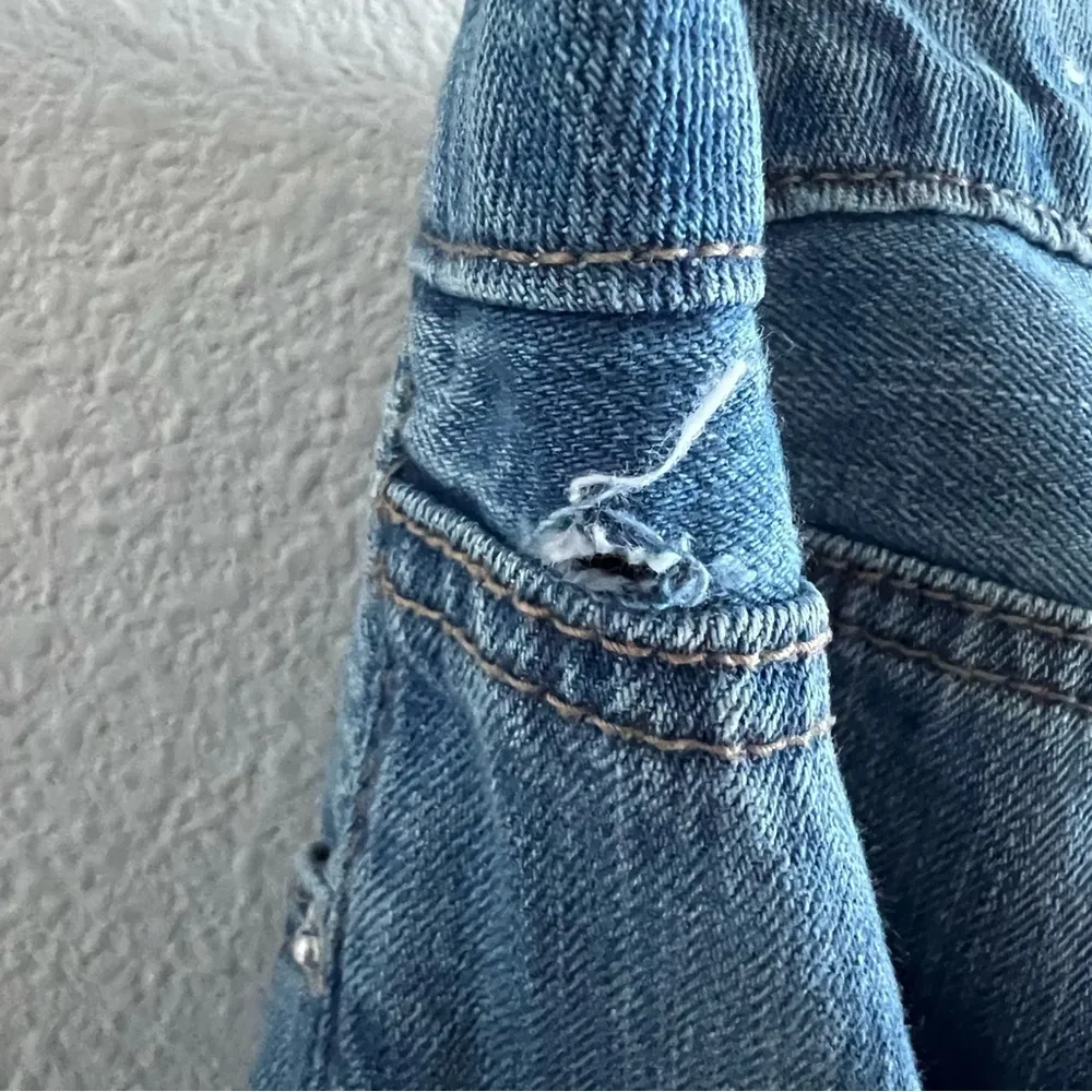 American Eagle Hi-Rise Tom Girl Super Distressed Extra Long 6 XLong - Image 5