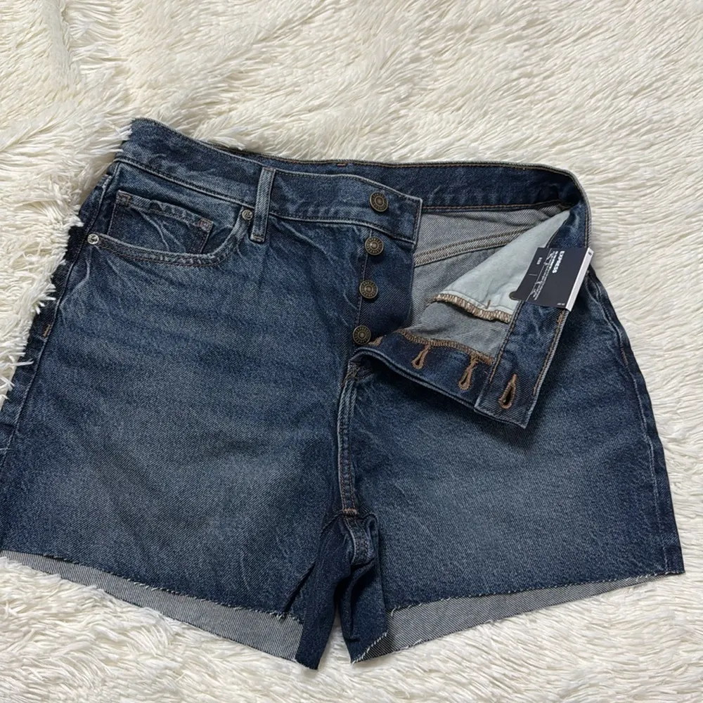 Express Mid Rise Raw Hem Midi Short - Image 5