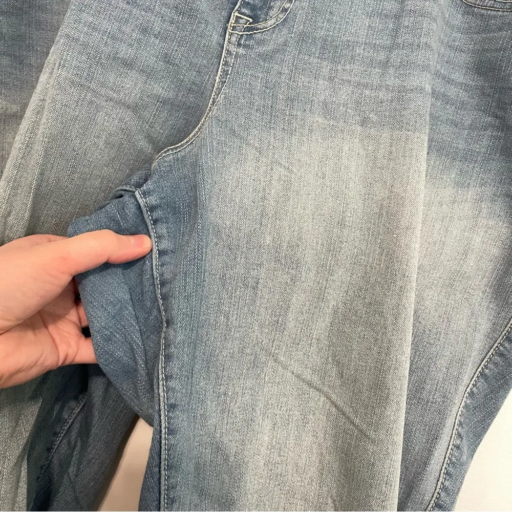 TORRID Plus Size Premium Stretch Light Wash Jegging Mid Rise Jeggings Jeans 24 R - Image 8