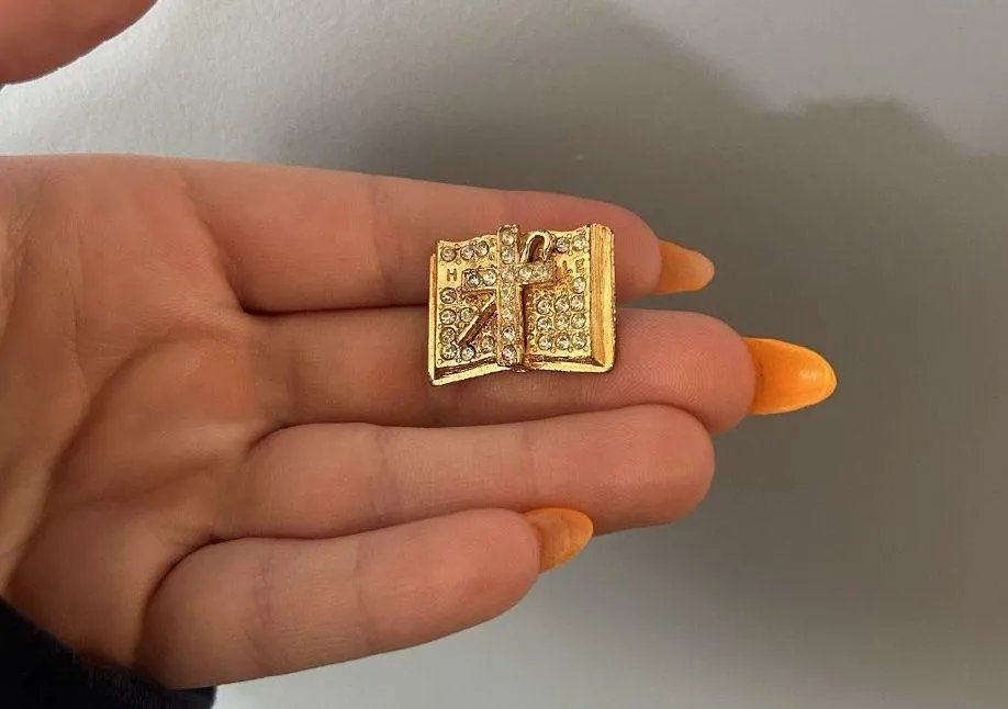 Vintage Holy Bible Rhinestone Jewel Open Book Religious Brooch Signed RA Gold - Image 3