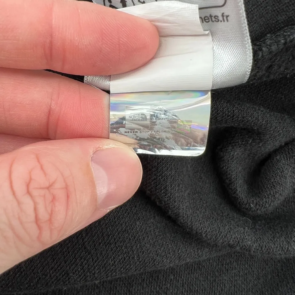 The North Face Women L Core Shorts Black Sweatpant Material Pockets Logo Casual - Image 9