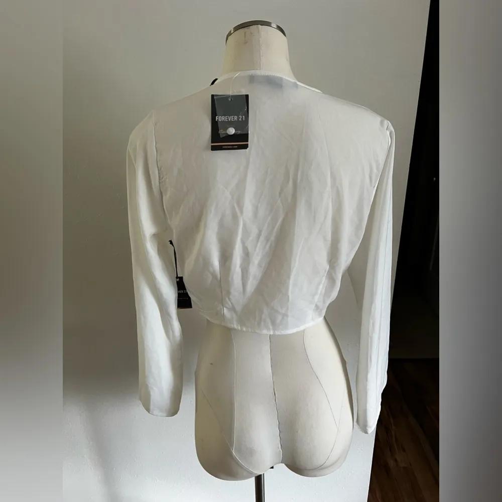 M #190 - FOREVER CONTEMPORARY - cropped shirt NWT - Image 3