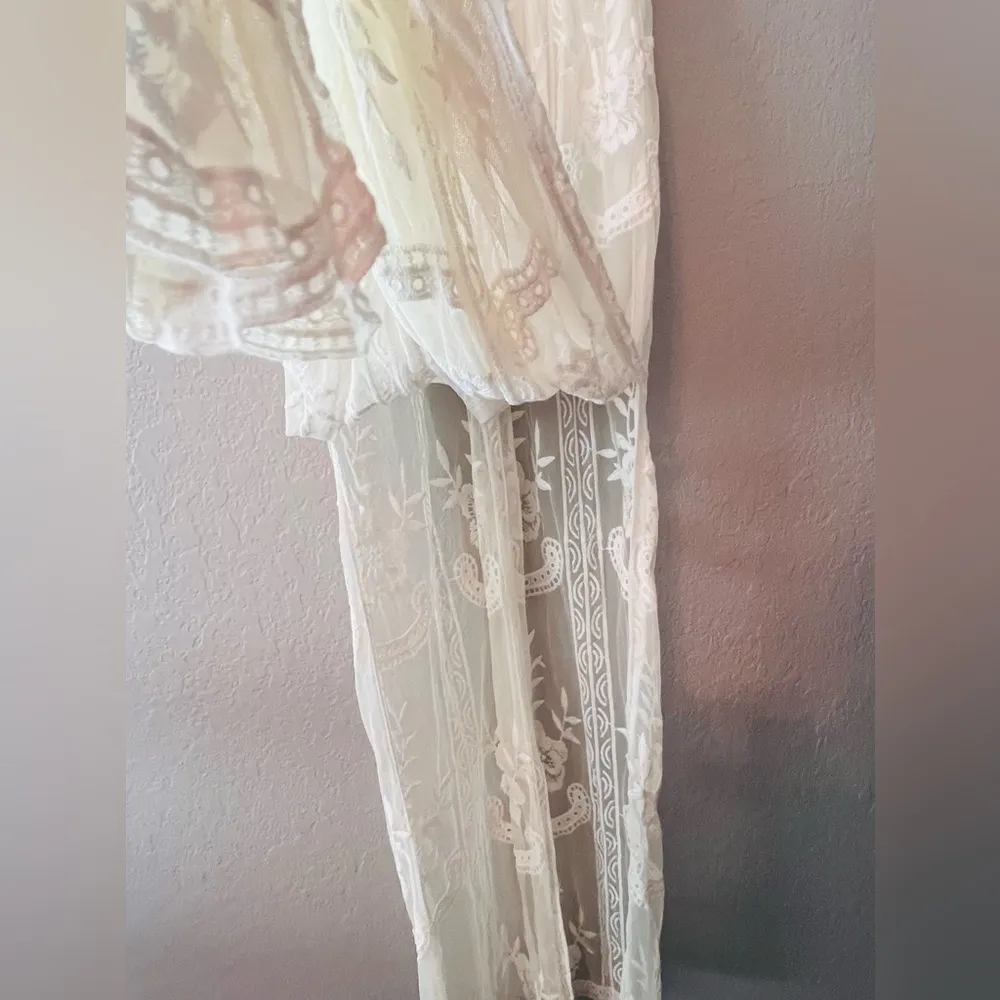 Giddy Up Glamour Floral Lace Deep V Plunging Neck Size MEDIUM Romper #224 - Image 3