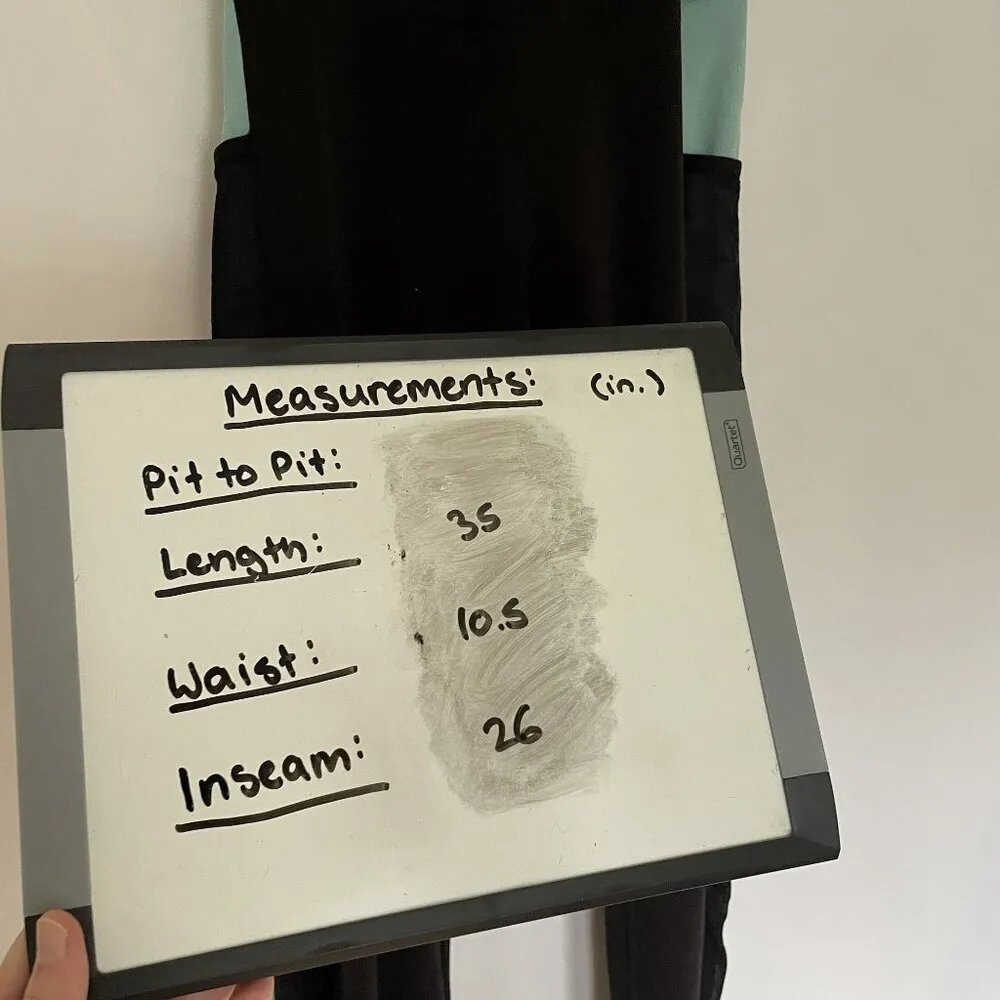 PopFit High-Waisted Black and Green Leggings With Side Pockets & Mesh Panels - Image 4