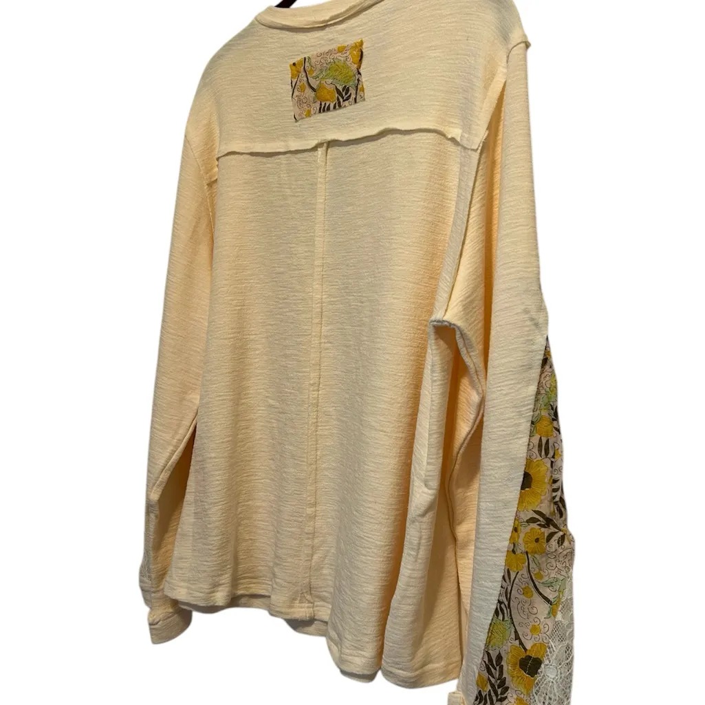 NWOT..Women’s POL Long Sleeve Buttery Cream Top Sunflower & Lace Pattern Large - Image 4
