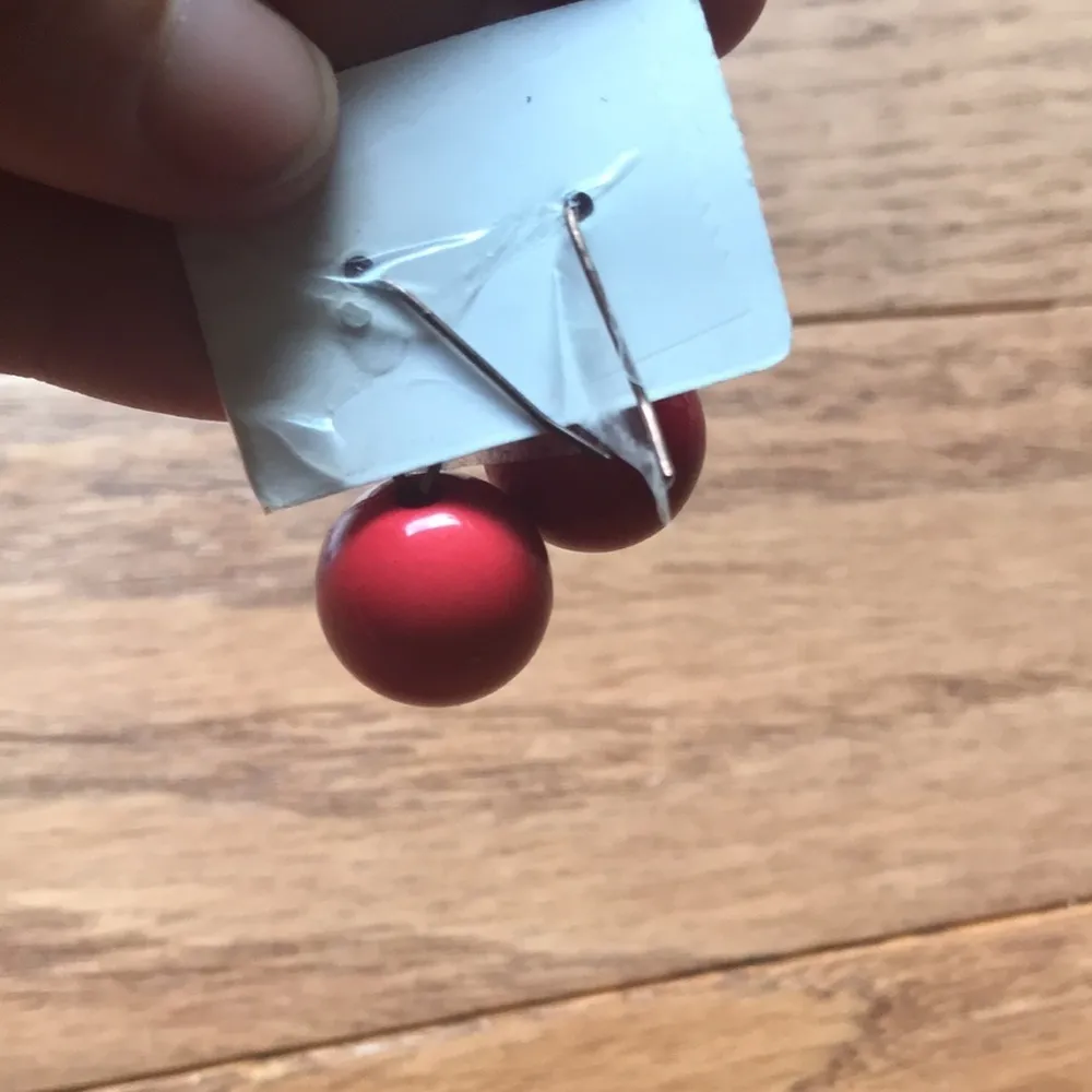 Coral bead dangle earrings Pink - Image 2