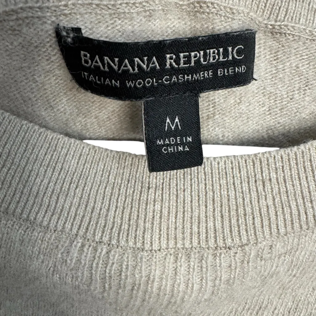 Banana Republic Italian Wool Cashmere Blend Tan Sweater - Image 2