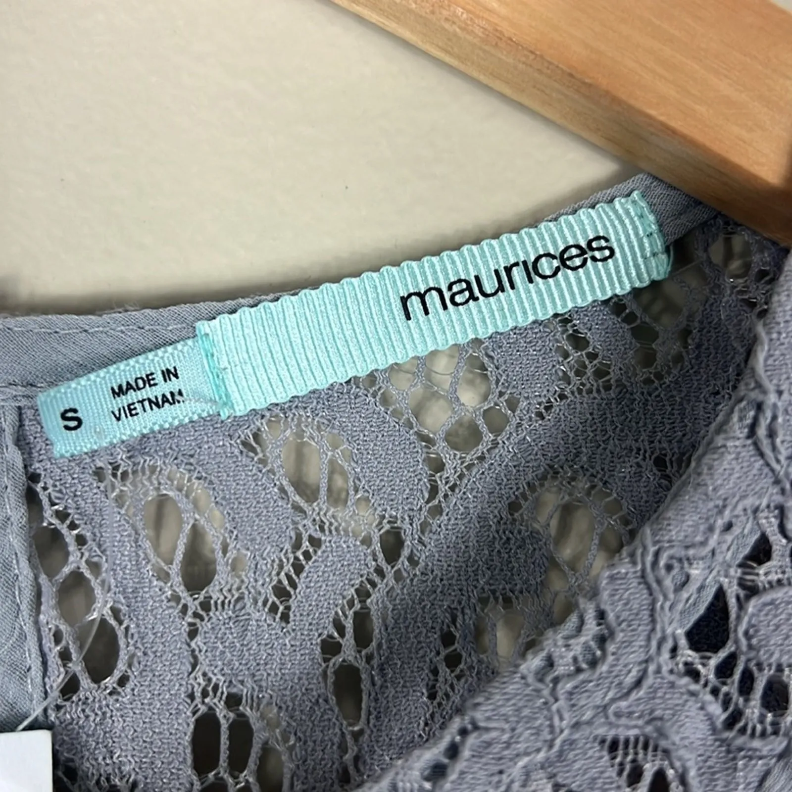 NWT Maurices Womens Boho Lace Yoke Top Size S Gray Sheer Prairie Cottagecore - Image 5