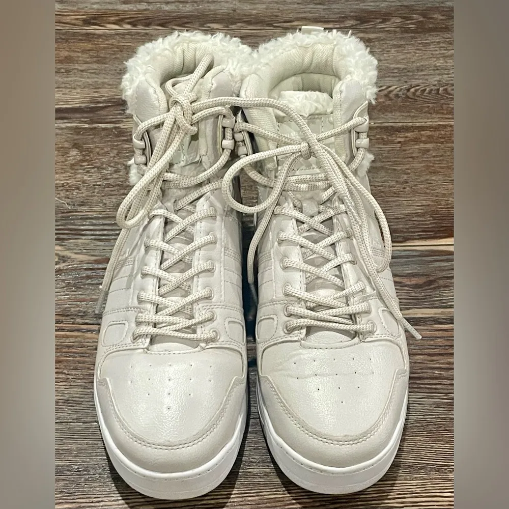 Womens BB Hi Plush Hightop Sneaker Shoe - Sz 10 - Coconut White -… - Image 3