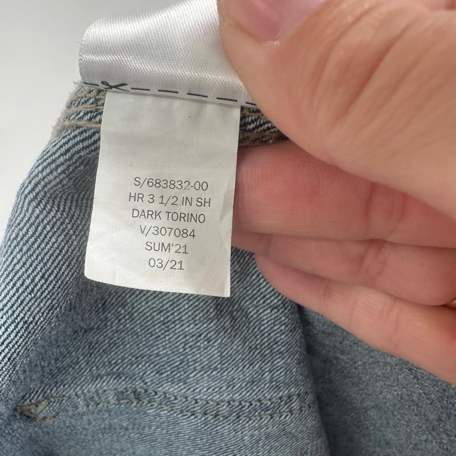 GAP Women's Denim High Rise Cutoff Shorts Size 16/33R Medium Wash Frayed Hem - Image 6