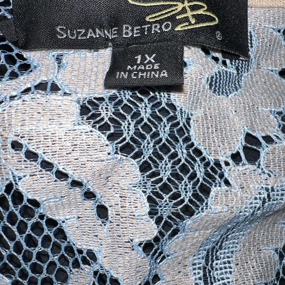 Suzanne Betro Lace Long Sleeve Peplum Top Size 1X - Image 6