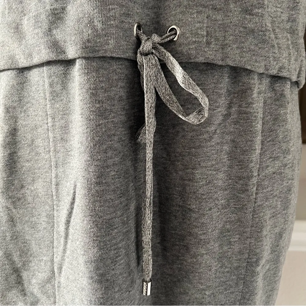 DKNY Lace Drawstring-Waist Crewneck Short Shift Dress in Grey, Size M NWT - Image 7