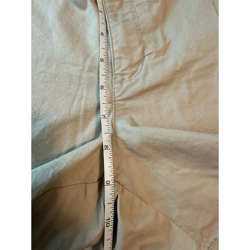 Old Navy Women's Beige Cargo Shorts Size 8 Flat Front Pockets - Image 7