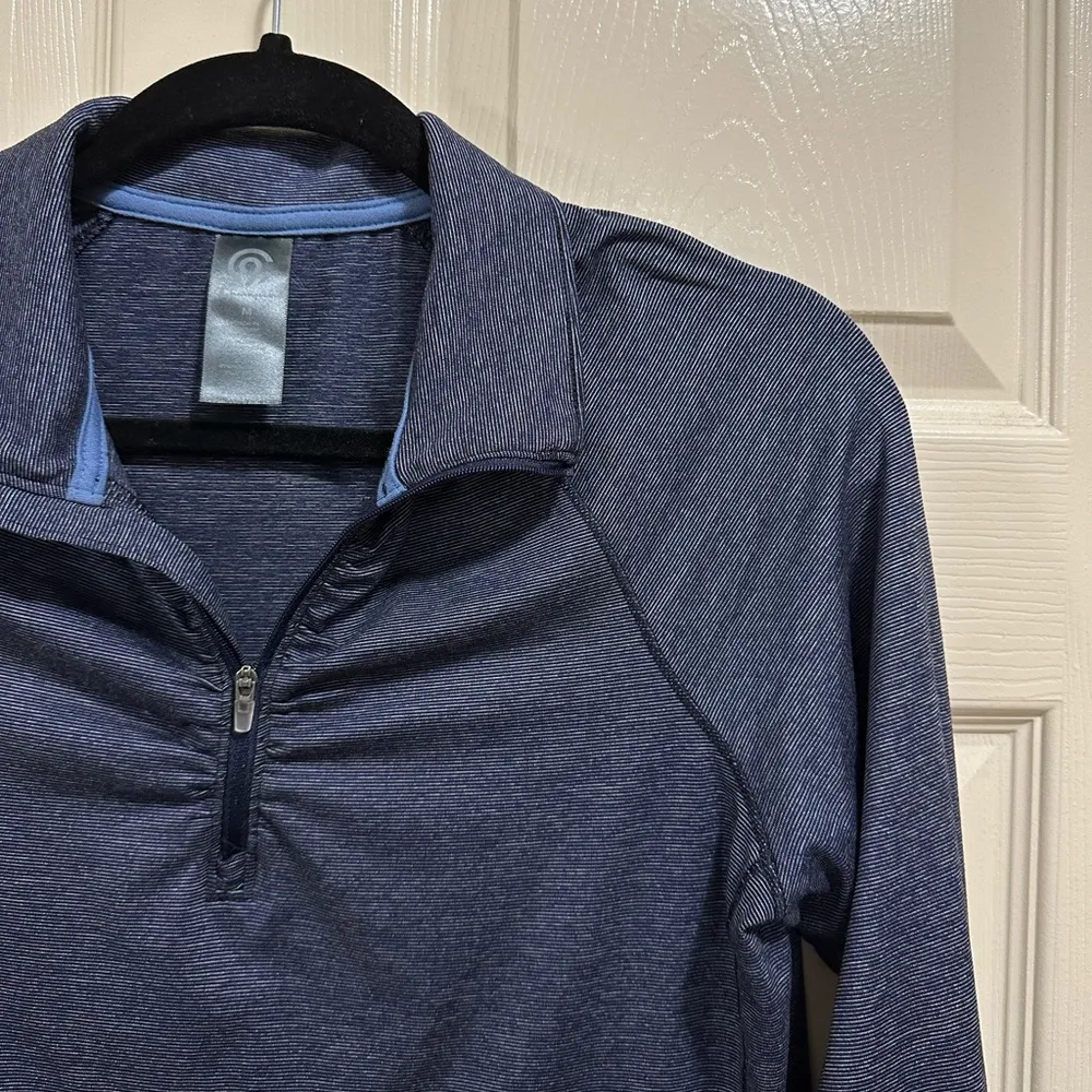 Champion long sleeve navy blue quarter zip size medium - Image 4