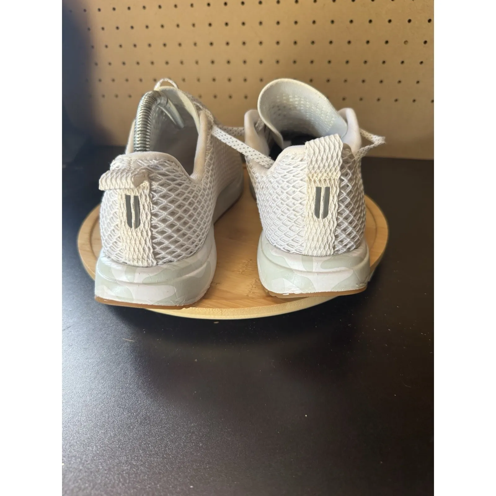 NoBull White Mesh Runner Sneakers Camo Sole Men's 10/ Women's 11.5 EUC - Image 8