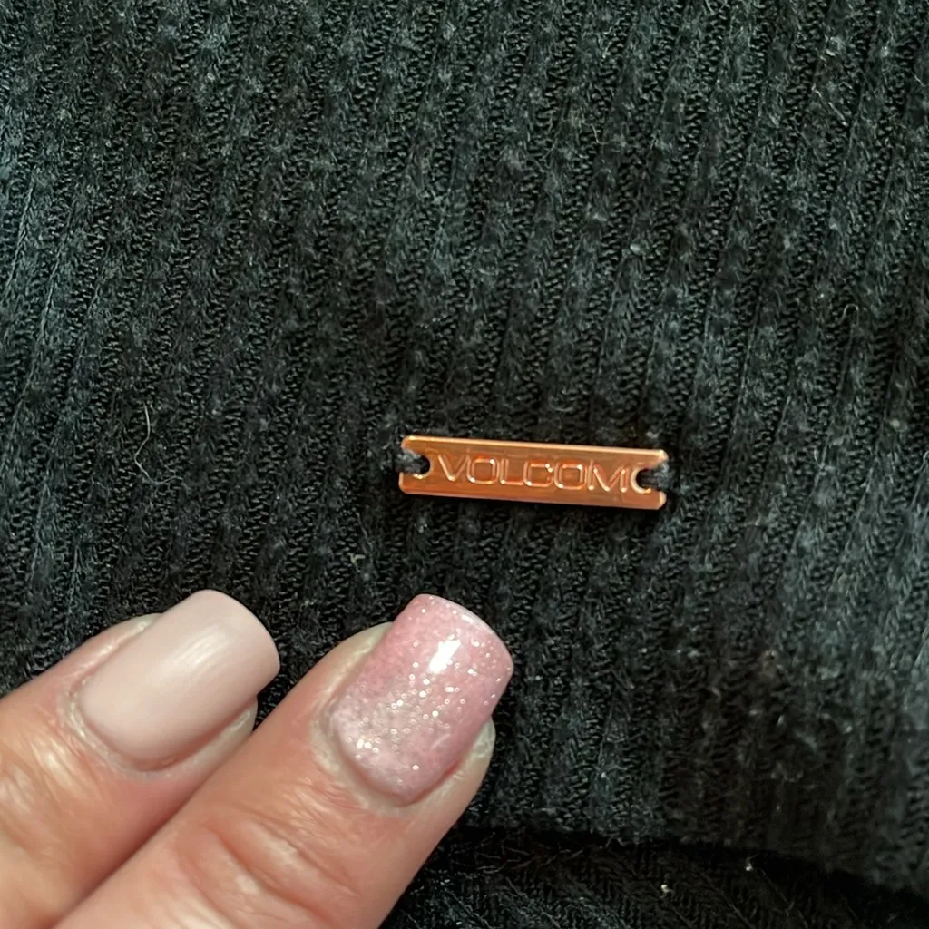 Volcom Pullover Shirt Sweater Medium 12 Black - Image 2