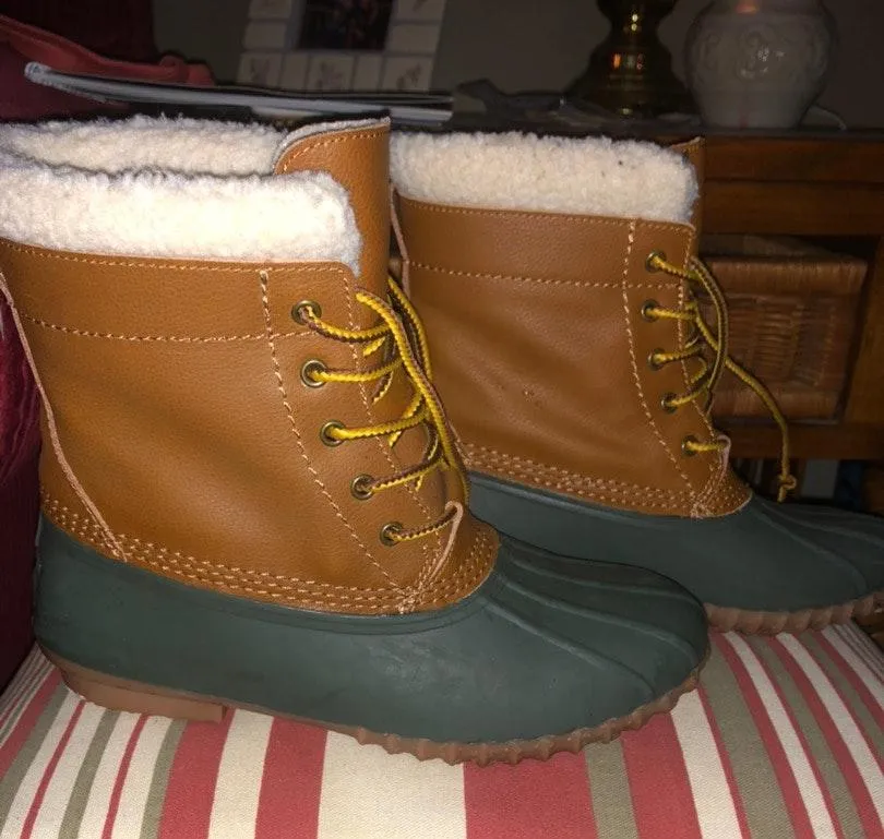 bean boots! Size 8 - Image 2
