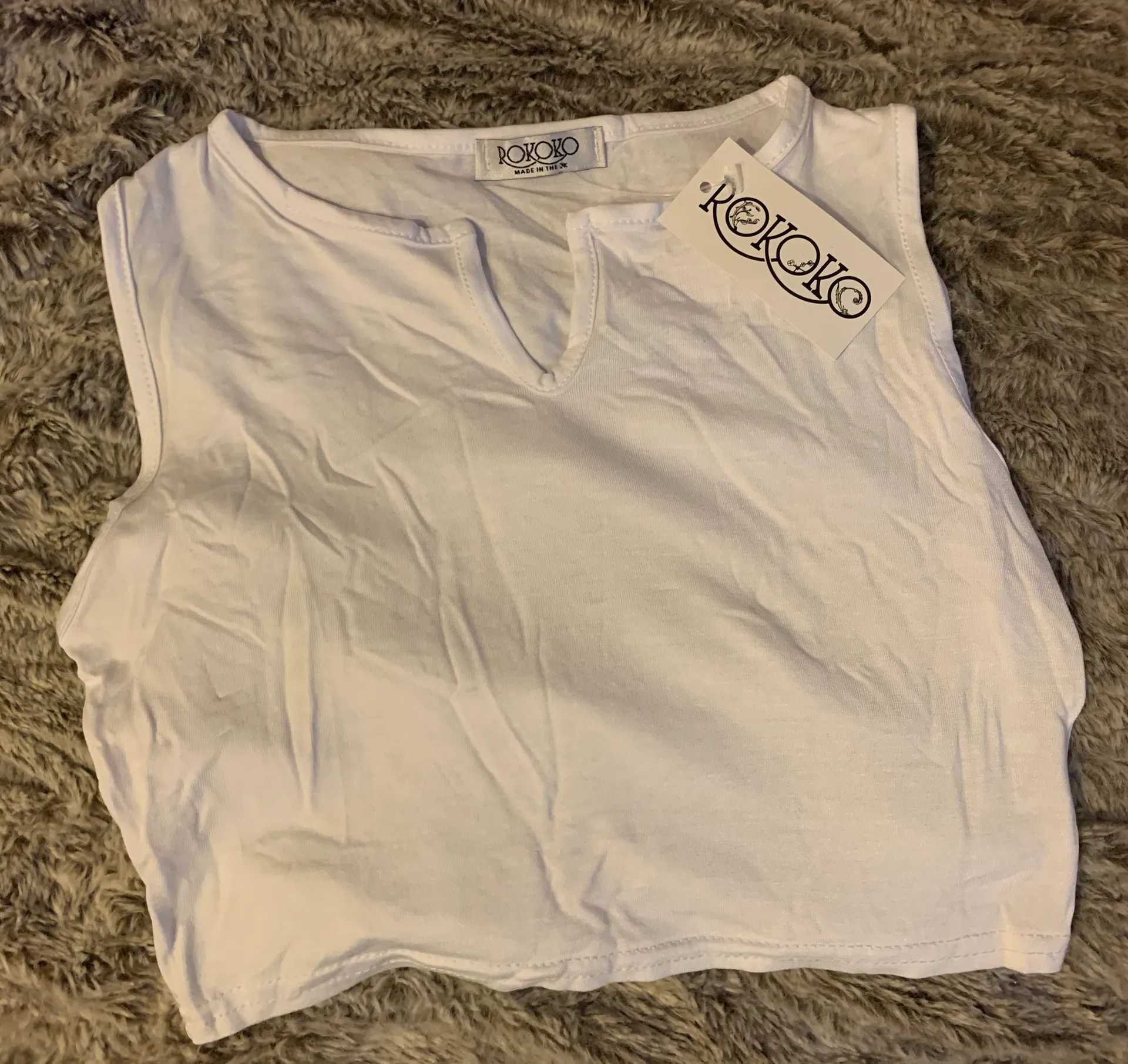 cropped neck split tank - Image 4