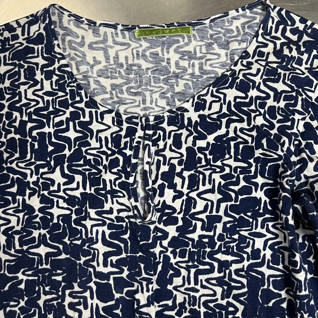 Anthropologie Velvet Black and White Top - Size Medium - EUC - Image 3