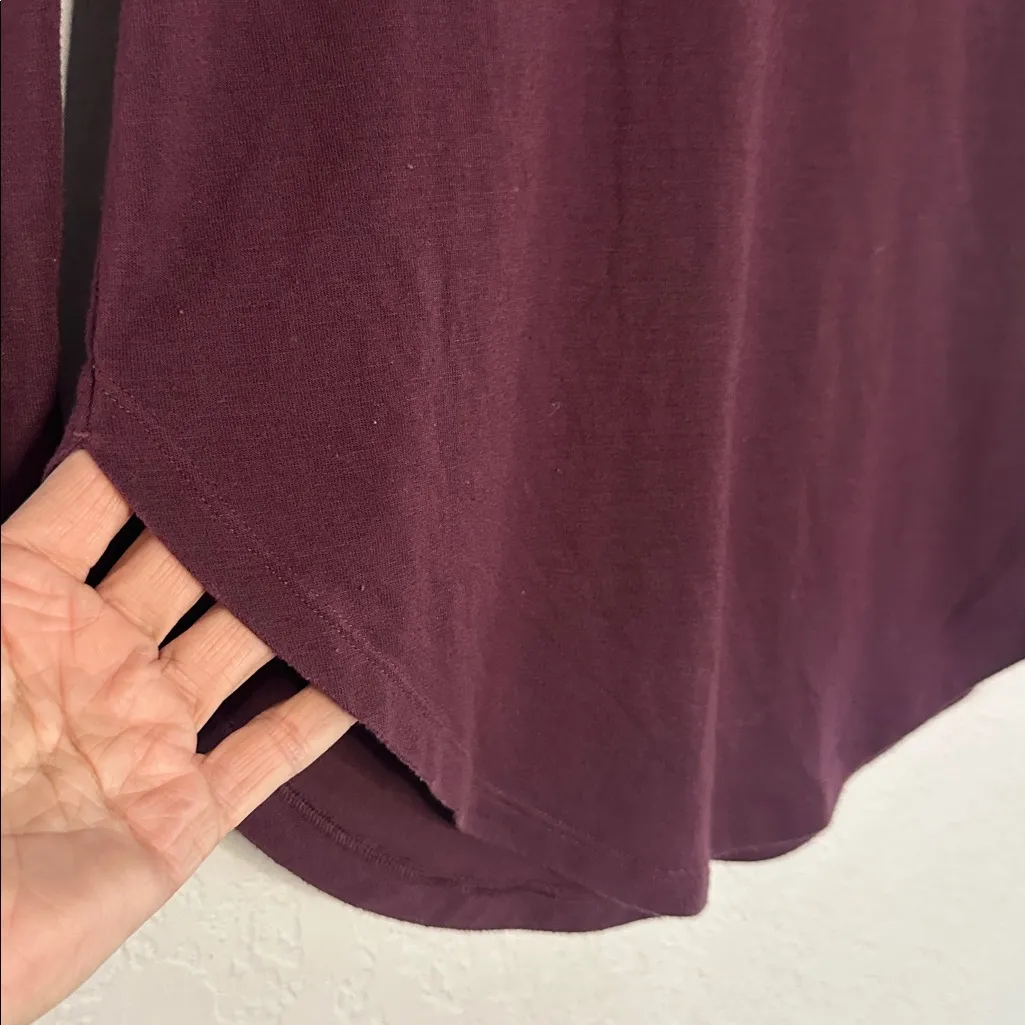 Athleta Cloudlight Stratus Tee Maroon T-shirt Scoop Neck Casual Athleisure XXS - Image 4
