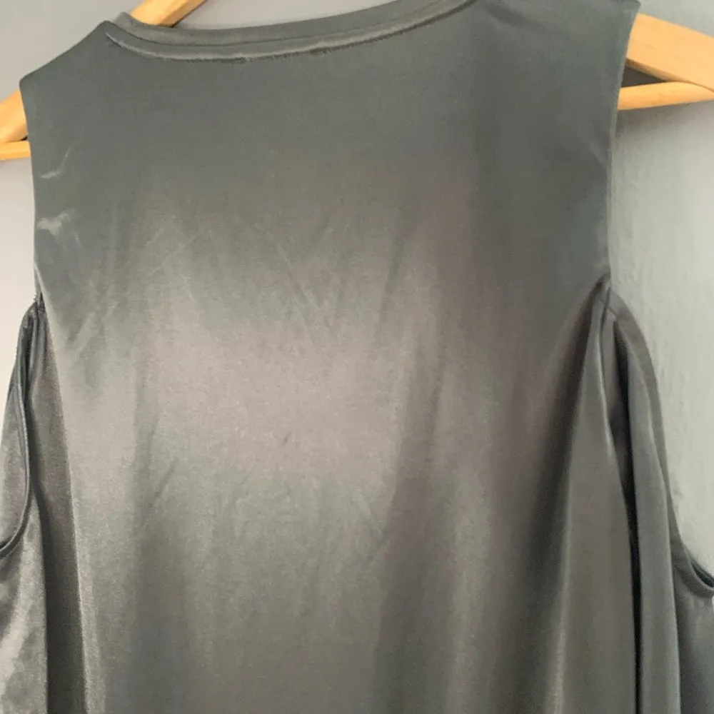 Zara gray satin cold shoulder midi dress - Image 15