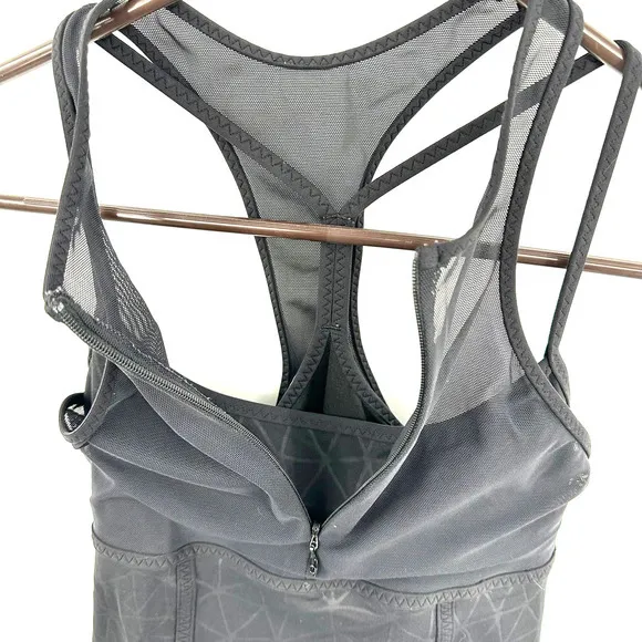 Lululemon size 4 Fresh in Mesh black bra tank luxtreme mesh‎ black silver - Image 4