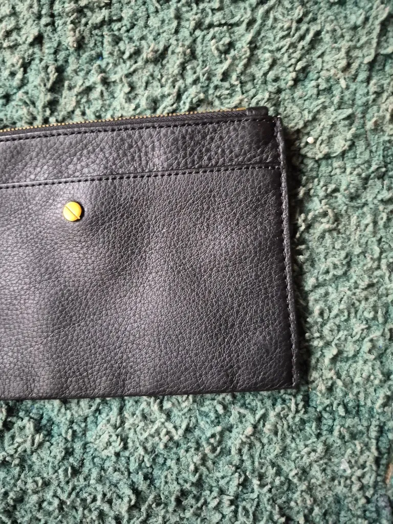 J.Crew Black Leather Card Holder - Image 3