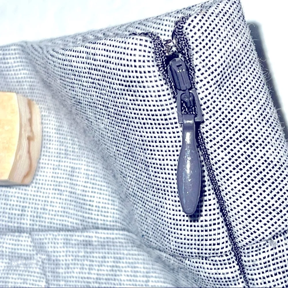 LOFT dressy or casual short shorts this fabric can look black or dark blue - Image 9