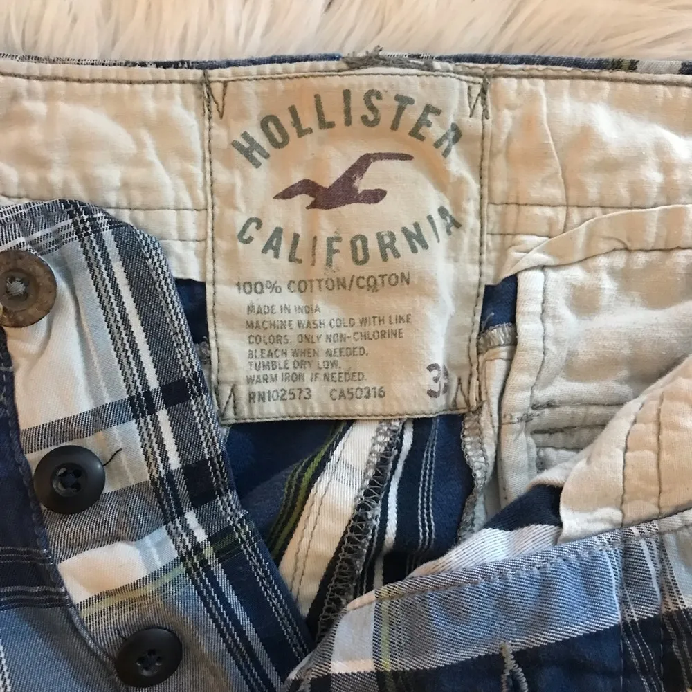 Hollister vintage Y2K cotton blue plaid distressed long cargo surf shorts Men 30 - Image 7