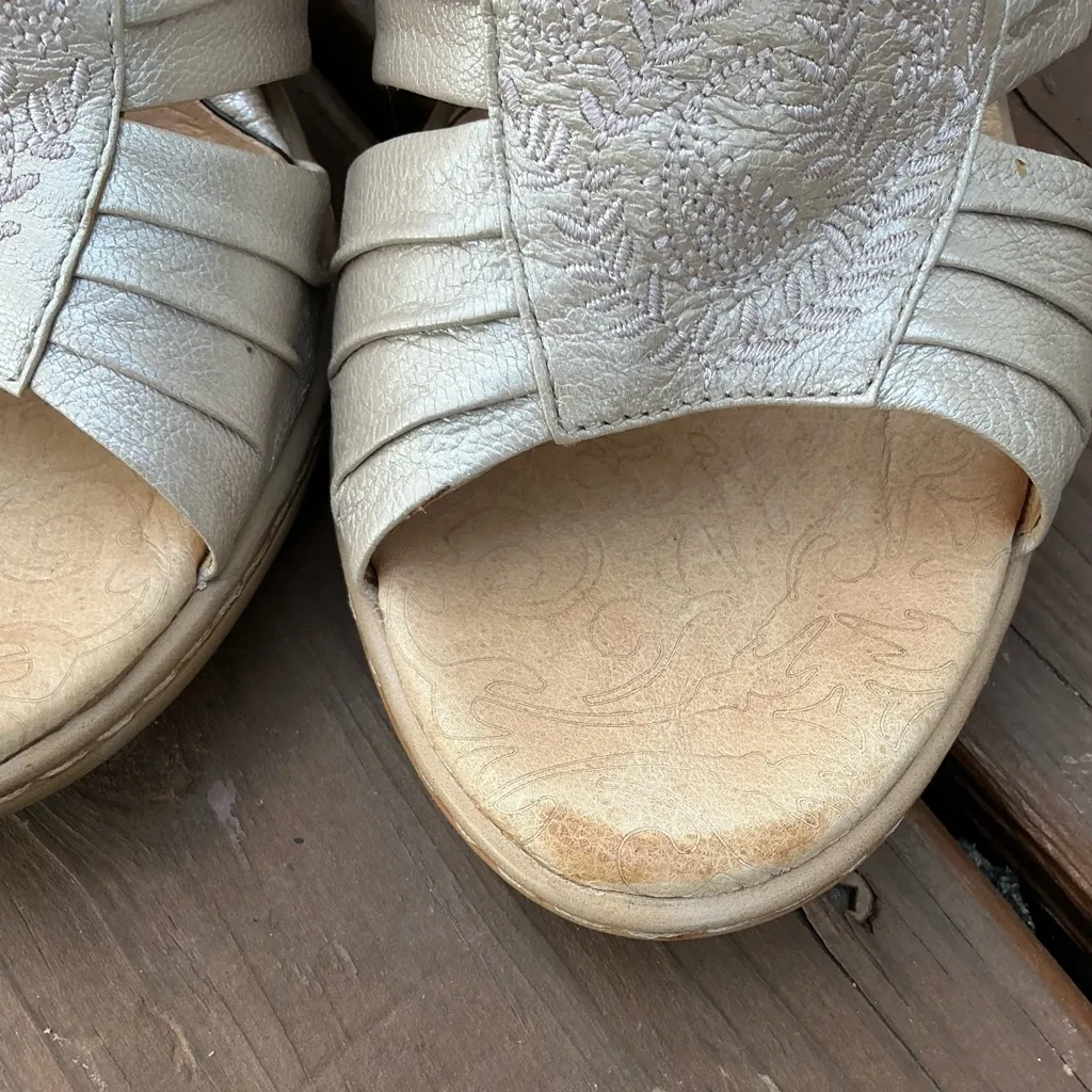 Soft leather slide in sandals 🌸🌸 Size 9.5 - Image 10