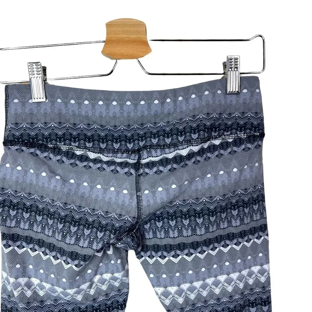 Alo Yoga Cropped Leggings Fair Isle Geometric‎ Print Stretch Gray Size Small - Image 6