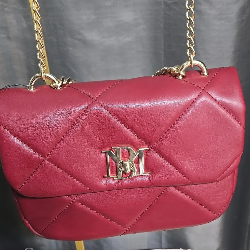 Badgley Mischka Crossbody Quilted Bag | Look Hot While Being Green - Image 6