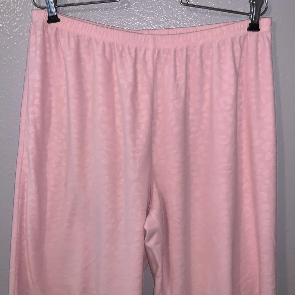 Pinkk Comfy pink cheetah print stretchy plush pajama pants Size L - Image 2