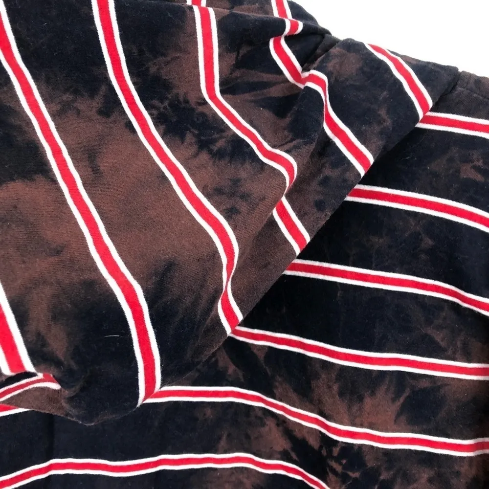 I Joah Cropped Striped Bleach Tie Dye Hoodie Med Red - Image 9