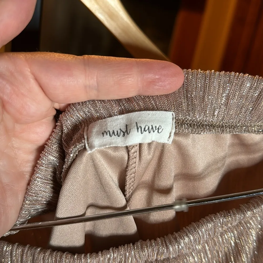 Must Have Rose Gold Metallic Evening Shorts Size Large Pink - Image 4