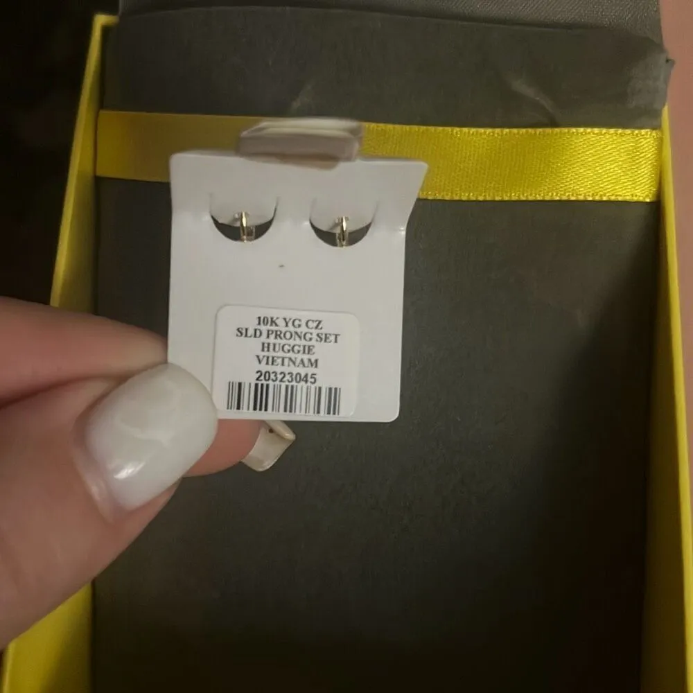 ✨Banger Cubic Zirconia Huggie Hoop Earrings in 10K Solid Gold✨ Gold - Image 8