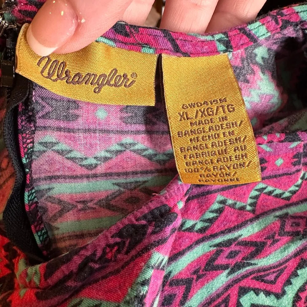 Wrangler Women's Southwestern Chevron Design Flowy Top Blouse Size XL - Image 6