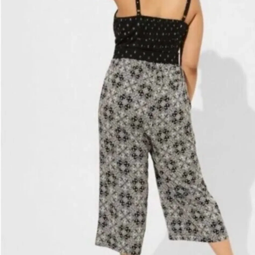 Torrid  Women's Black and White Patterned Jumpsuit. Size 2 - Image 2