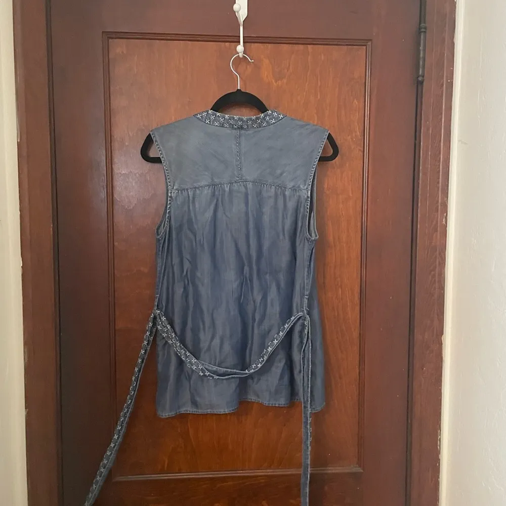 Anthropologie Holding Horses Chambray Wrap Top - Small - Image 5