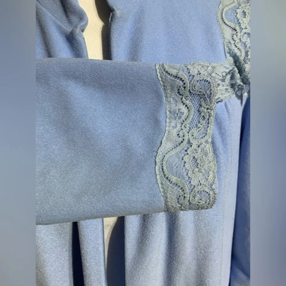Vanity Fair Baby Blue Dressing Gown - Image 7